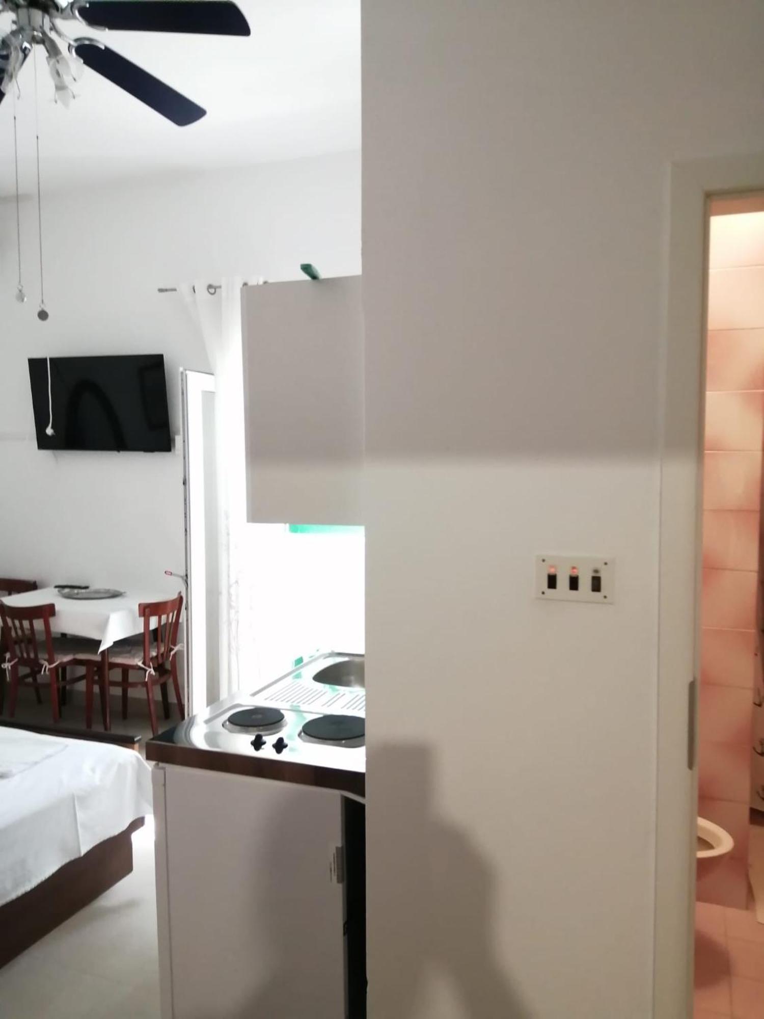 Omis Apartment On The Beach Exterior foto