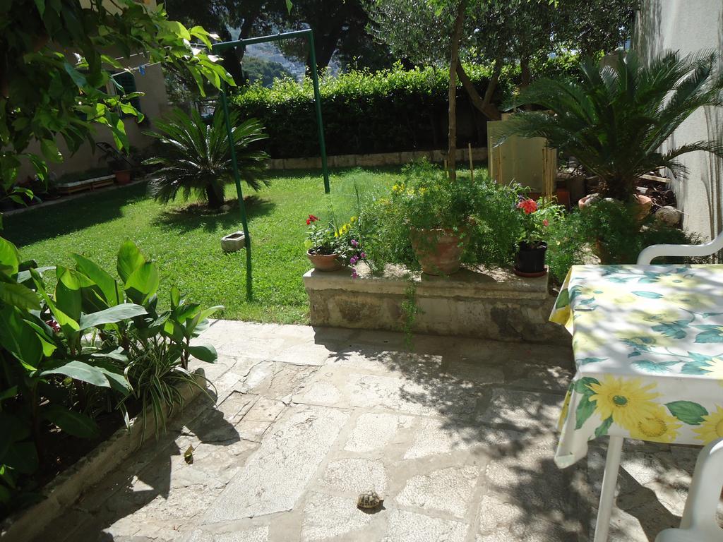 Omis Apartment On The Beach Exterior foto
