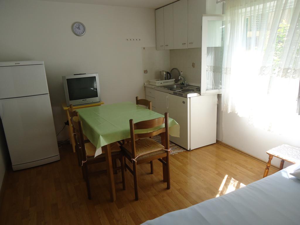 Omis Apartment On The Beach Exterior foto